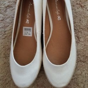 Brand new 8 and a 1/2 American Eagle White Shoes